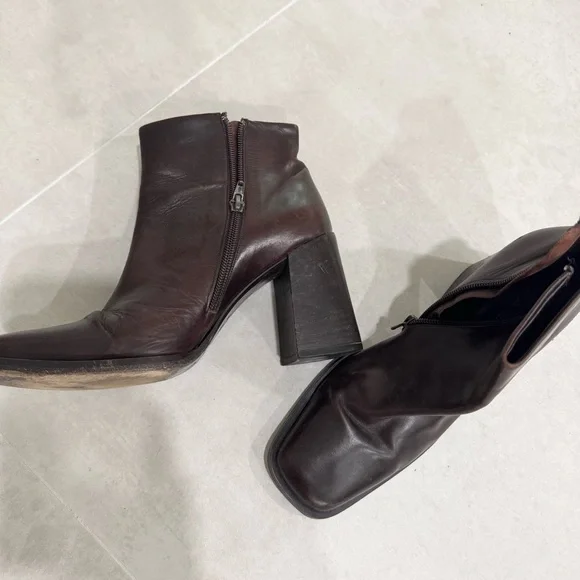 Via Spiga Maroon Heeled Leather Boots - Picture 3 of 9